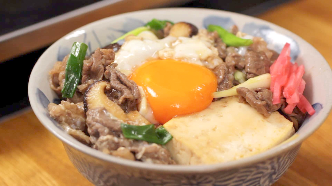 Japanese Gyudon Sukiyaki Beef Bowl (すき焼き牛丼 / 寿喜牛肉饭)