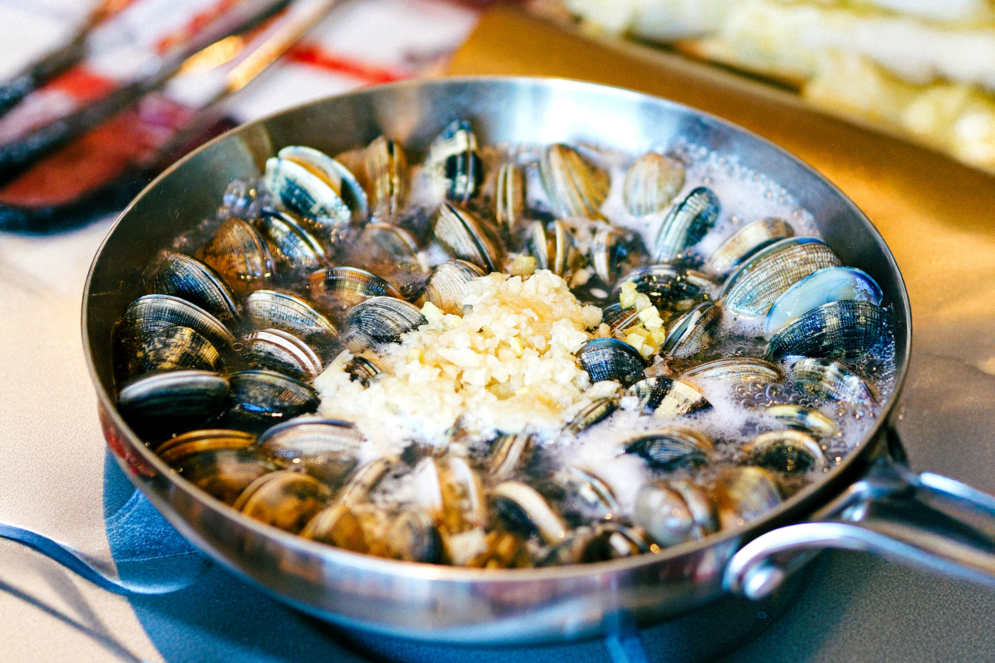 Buk Buk Clam Seafood Hotpot 卜卜蜆海鲜火锅
