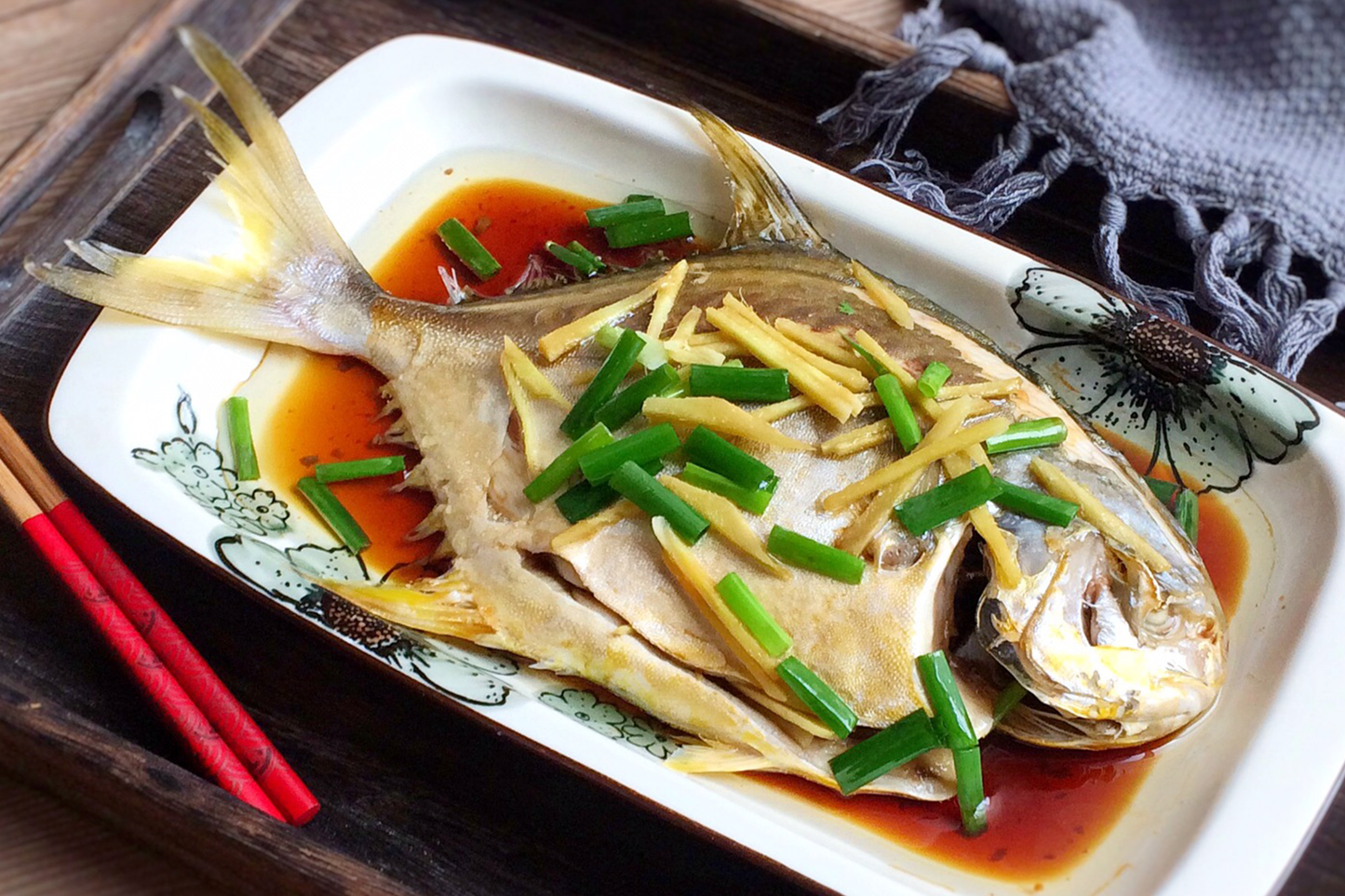 Large Wild Caught Silver Pomfret 大号野生银鲳鱼